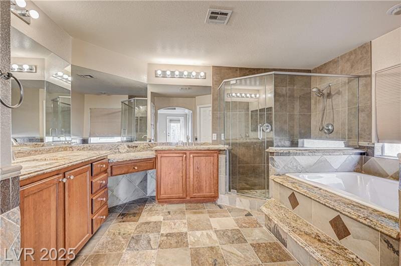 Primary bathroom with soaking tub in a home sold by Park Place Realty, Las Vegas